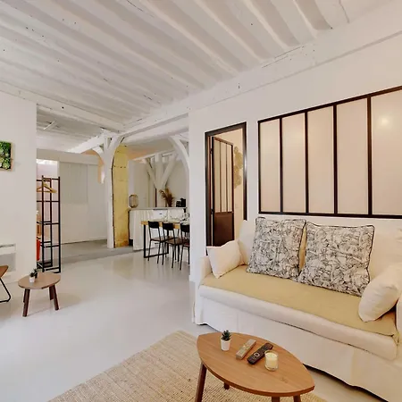 Magnificent -2br-4p- Le Marais Apartment *