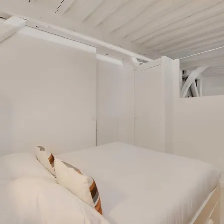 Magnificent -2br-4p- Le Marais *