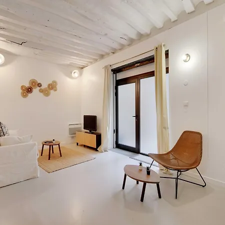 Magnificent -2br-4p- Le Marais *