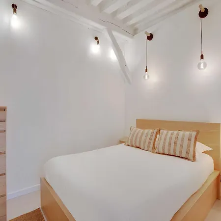 Magnificent -2br-4p- Le Marais